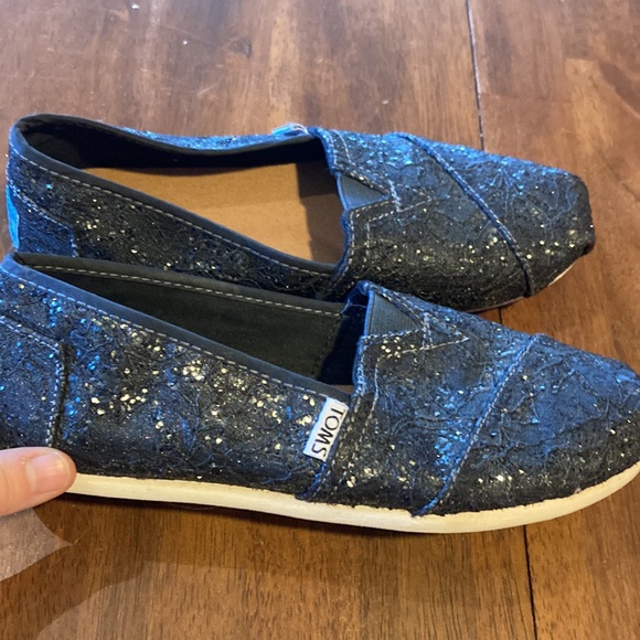Tom’s, sparkly black women’s size 5.5 - Picture 2 of 7